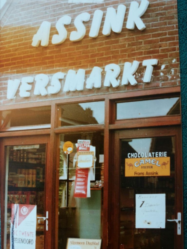 FOTO 2 voorkant winkel