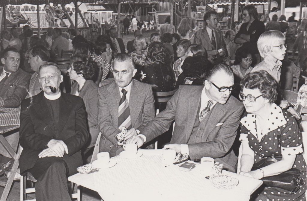 foto 5 opening met oa pastoor vd brink