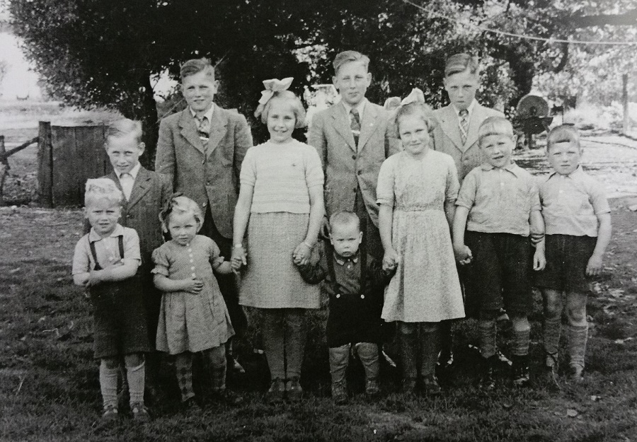 FOTO 7 11 kinderen 1951