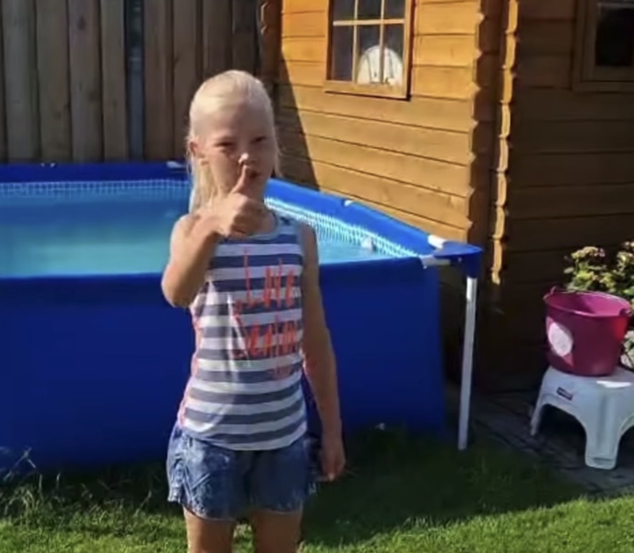 VIDEO | Heel Hengevelde Gebaart: ‘Zwembad’